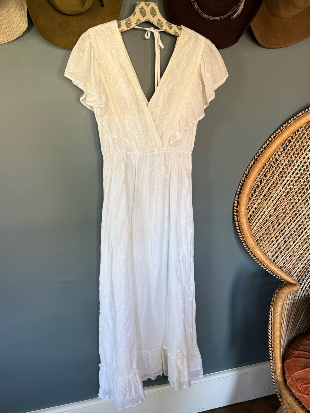 Anthropologie White Embroidered V-Neck Maxi Dress sz medium